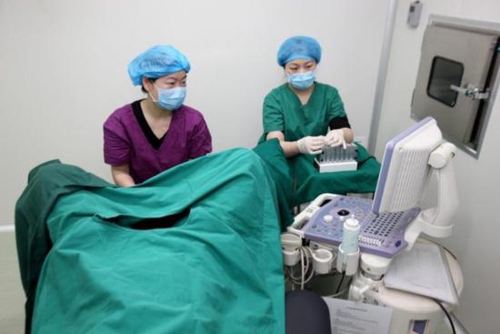 四个月婴儿落地醒解决绝招